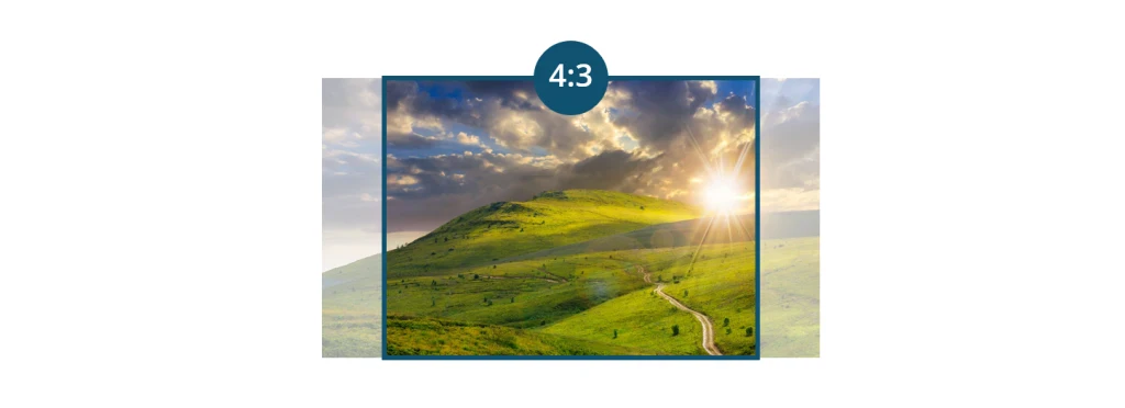 A frame comparing a 4:3 image versus a widescreen one.