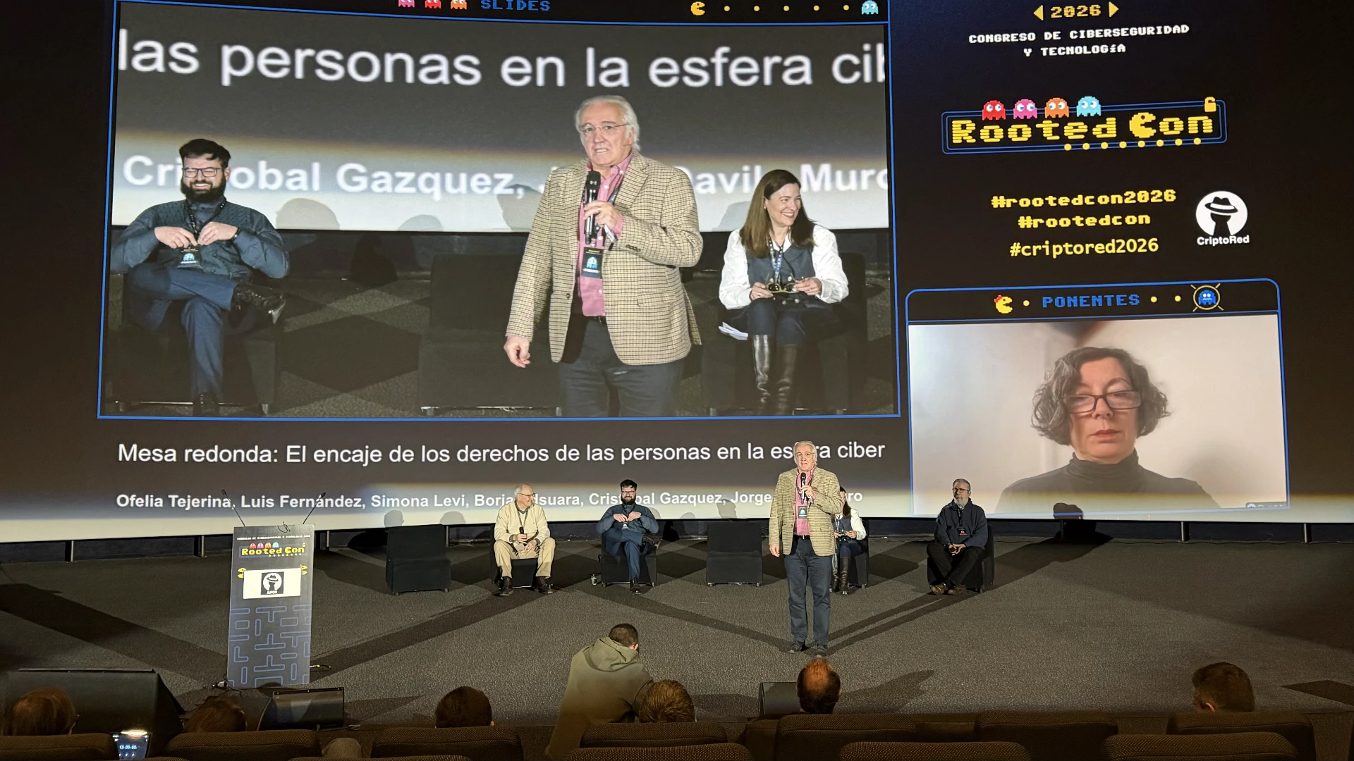 Ofelia, Simona, Borja, Cristóbal y Jorge en el escenario de la RootedCon 2026